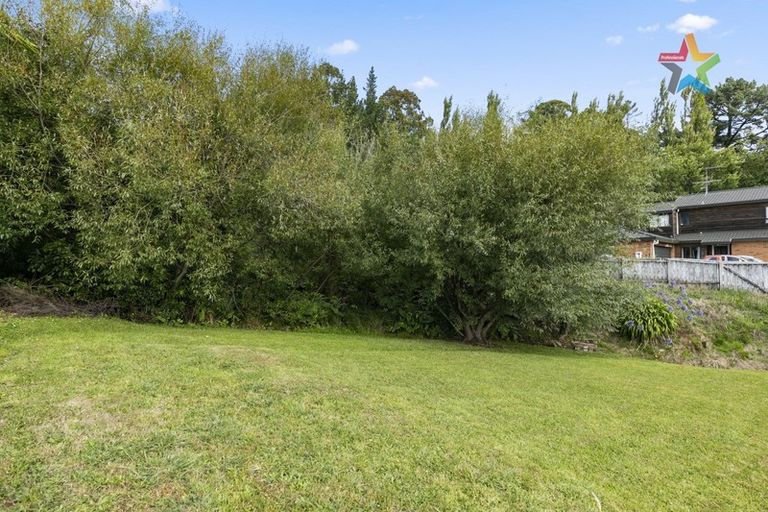 Photo of property in 2/9 Montgomery Street, Stokes Valley, Lower Hutt, 5019