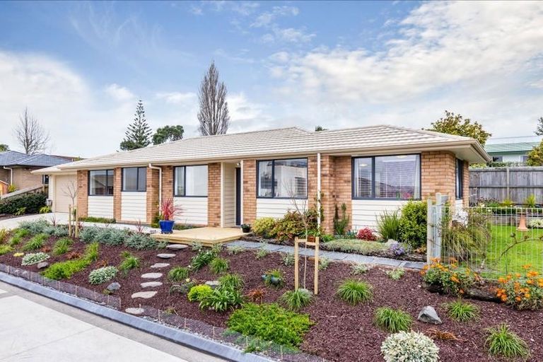 Photo of property in 169c Colwill Road, Massey, Auckland, 0614