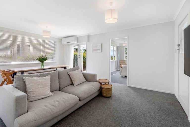 Photo of property in 37 Waterloo Crescent, Hokowhitu, Palmerston North, 4410