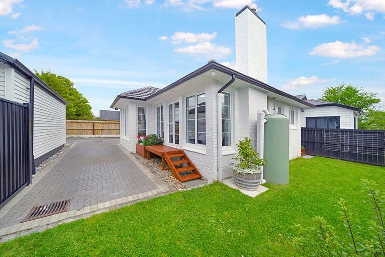 Photo of property in 54c Te Atatu Road, Te Atatu South, Auckland, 0610