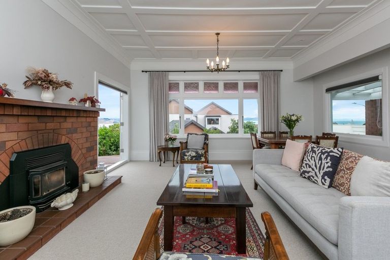 Photo of property in 34 Fitzroy Road, Bluff Hill, Napier, 4110