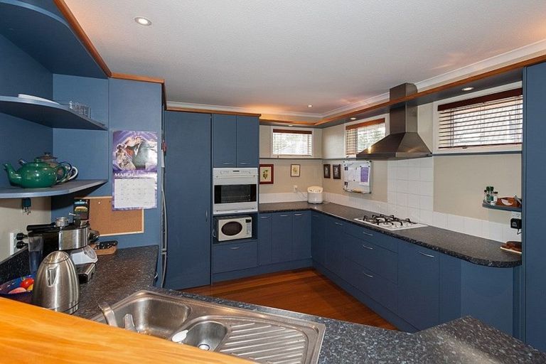 Photo of property in 27 Newbridge Place, Ilam, Christchurch, 8041