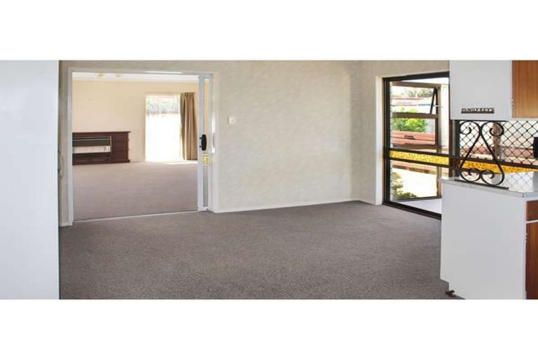 Photo of property in 6 Chertsey Court, Roslyn, Palmerston North, 4414