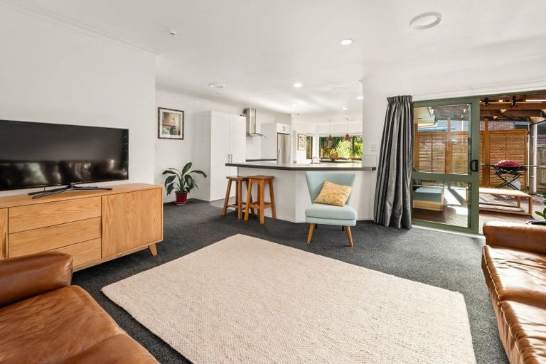 Photo of property in 35 Warwick Drive, Lynmore, Rotorua, 3010