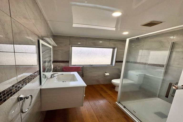 Photo of property in 1/149 View Road, Sunnyvale, Auckland, 0612