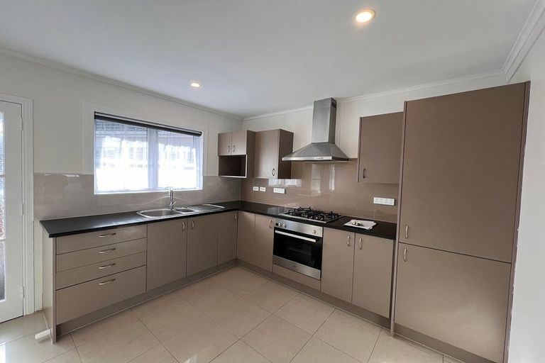 Photo of property in 2/32 Wentworth Avenue, Papatoetoe, Auckland, 2025