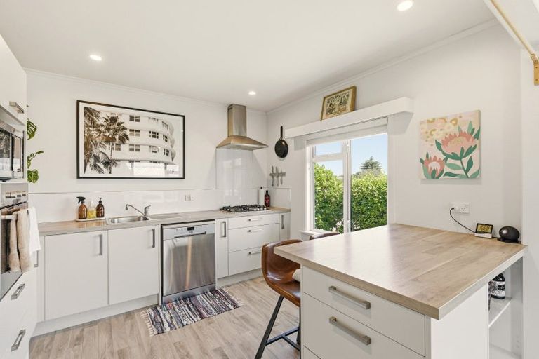 Photo of property in 380 Devon Street West, Lynmouth, New Plymouth, 4310