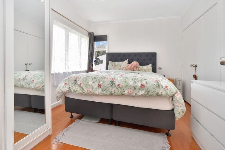 Photo of property in 4039 Great North Road, Glen Eden, Auckland, 0602