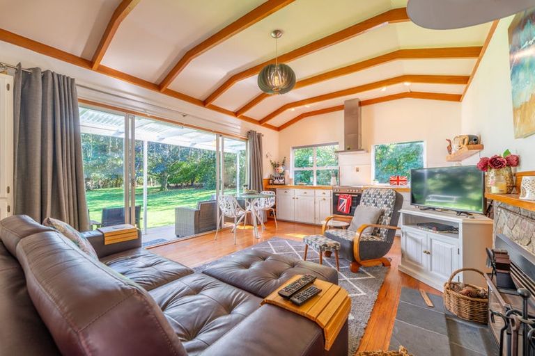 Photo of property in 83 Cosy Dell Road, Herbert, 9495