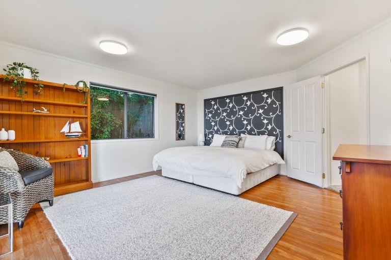 Photo of property in 30 Cliff Road, Torbay, Auckland, 0630