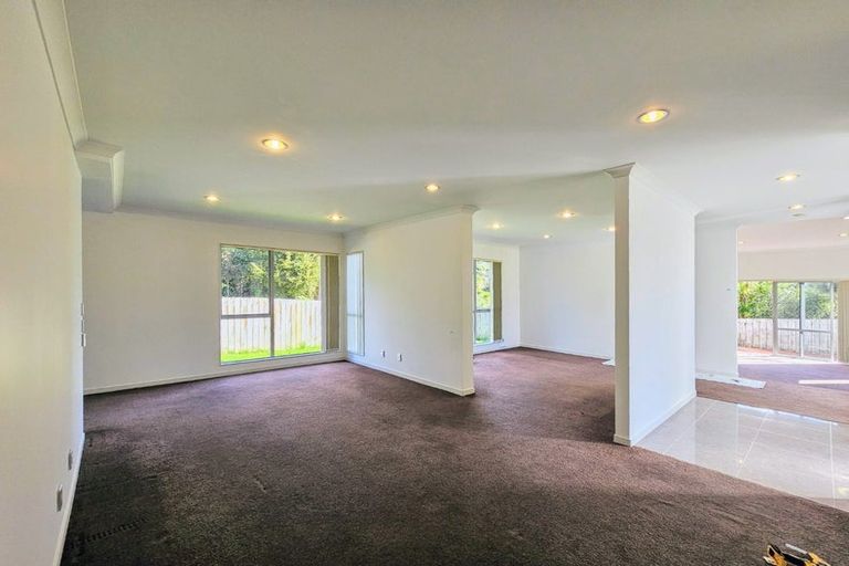 Photo of property in 28 Pin Oak Drive, Schnapper Rock, Auckland, 0632