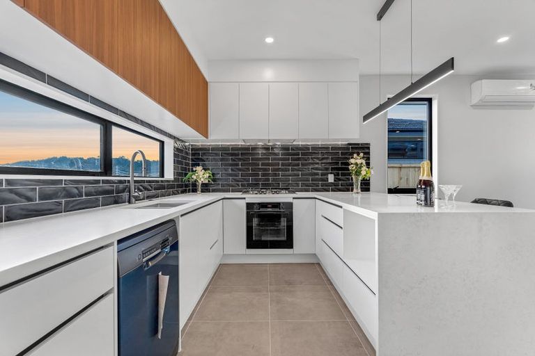 Photo of property in 22 Paihere Street, Huapai, Kumeu, 0810