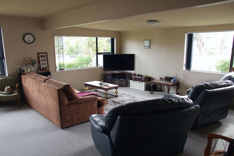 Photo of property in 11 Glengarry Place, Hilltop, Taupo, 3330