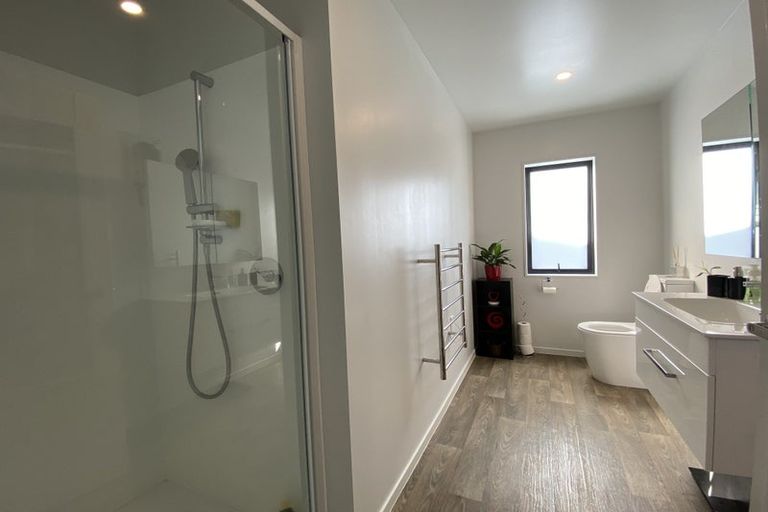 Photo of property in 36 Matawhanga Drive, Wattle Downs, Auckland, 2103