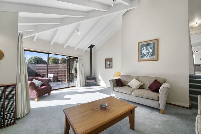 Photo of property in 5 Roman Close, Silverstream, Upper Hutt, 5019