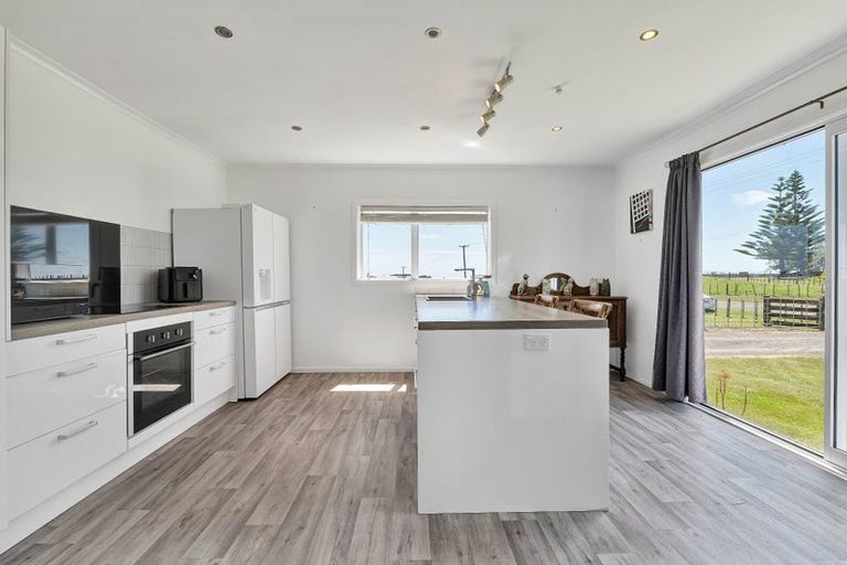 Photo of property in 282 Warea Road, Warea, New Plymouth, 4381