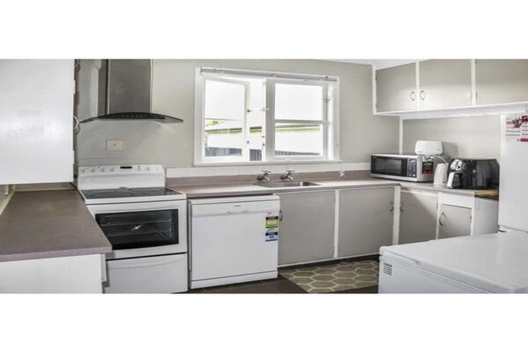 Photo of property in 25 Waterloo Crescent, Hokowhitu, Palmerston North, 4410