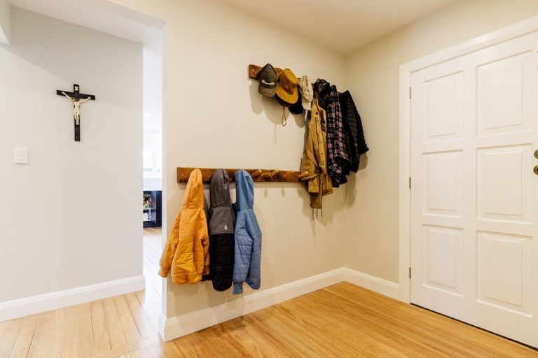 Photo of property in 61/4c Osborne Road, Amberley, 7410