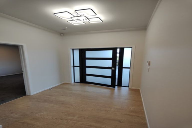 Photo of property in 1 Waikaka Place, Rototuna North, Hamilton, 3210