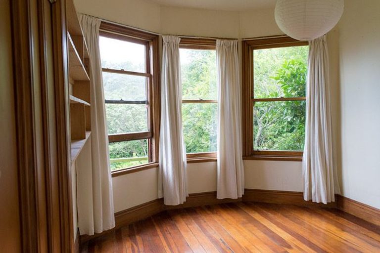 Photo of property in 90 Glenmore Street, Northland, Wellington, 6012