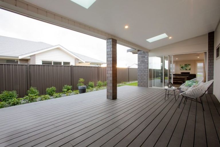 Photo of property in 67 Stace Hopper Drive, One Tree Point, 0118