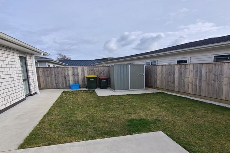 Photo of property in 28 Manor Park Road, Manor Park, Lower Hutt, 5019