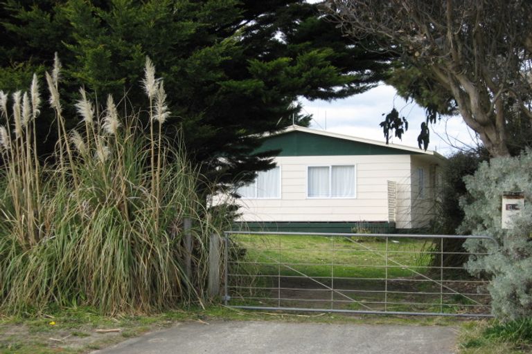 Photo of property in 48 Sarah Street, Waikawa Beach, Manakau, 5573