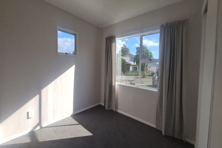 Photo of property in 3 Stirling Street, Levin, 5510