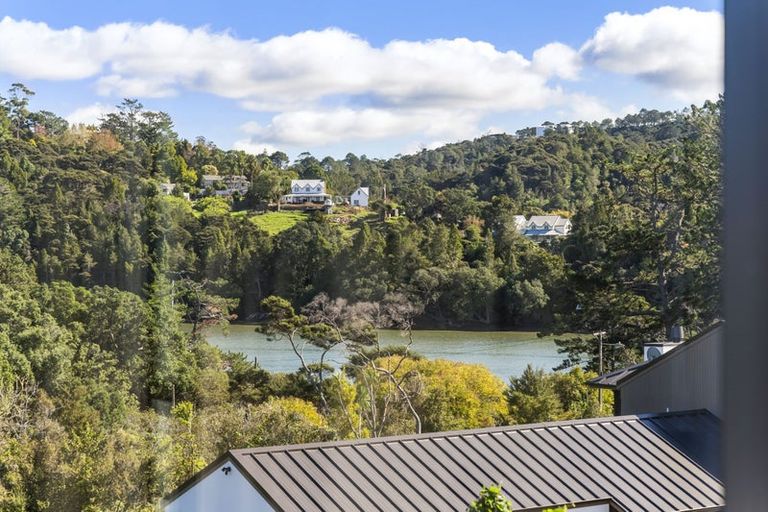 Photo of property in 21 Oscar Road, Greenhithe, Auckland, 0632