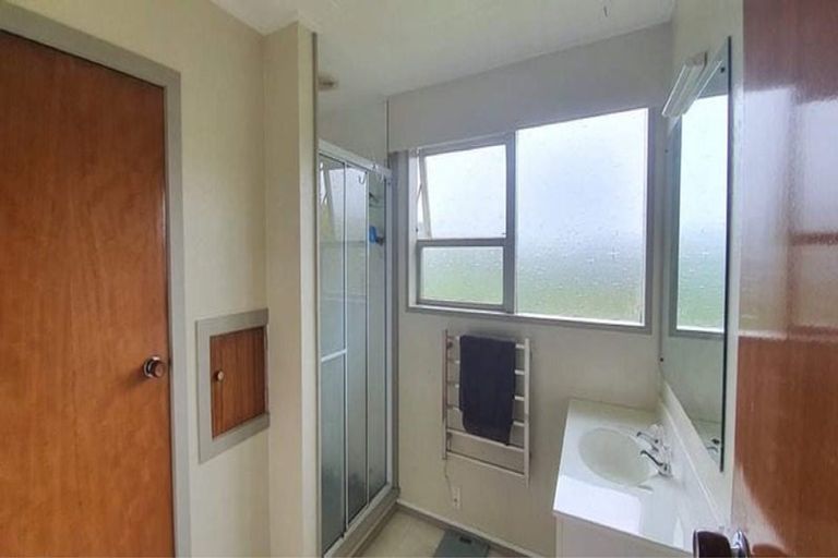 Photo of property in 17 Wattle Grove, Maungaraki, Lower Hutt, 5010