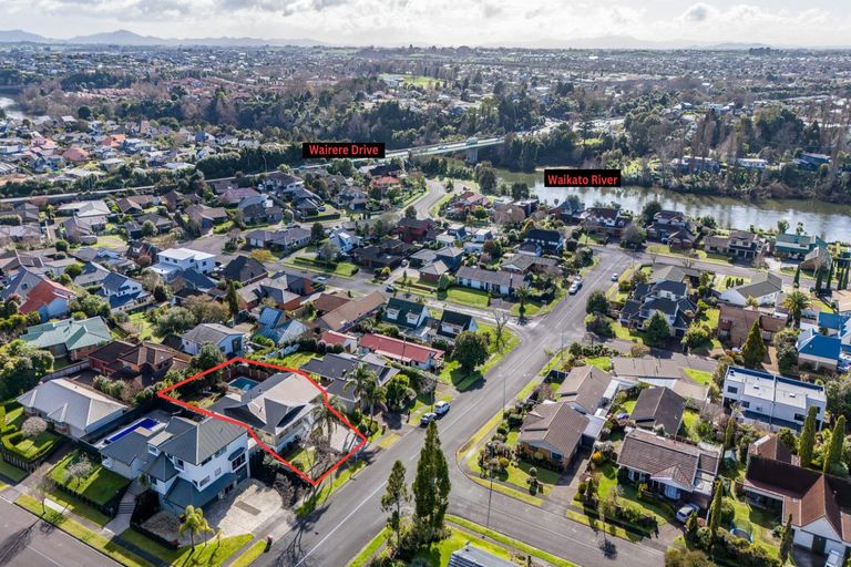 Photo of property in 21 Madill Road, St Andrews, Hamilton, 3200