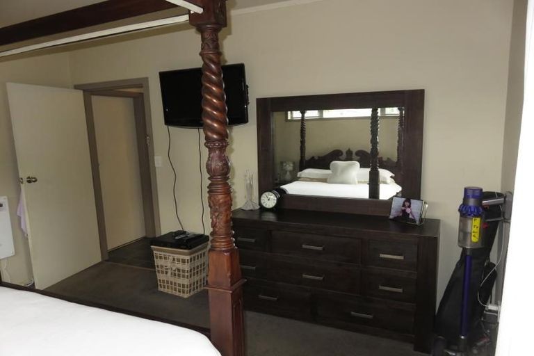 Photo of property in 241 Middleton Road, Glenside, Wellington, 6037