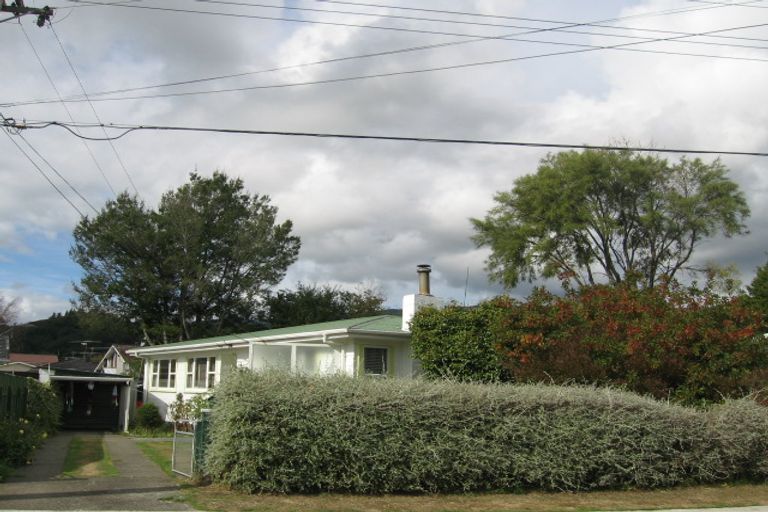 Photo of property in 24 Benge Crescent, Clouston Park, Upper Hutt, 5018