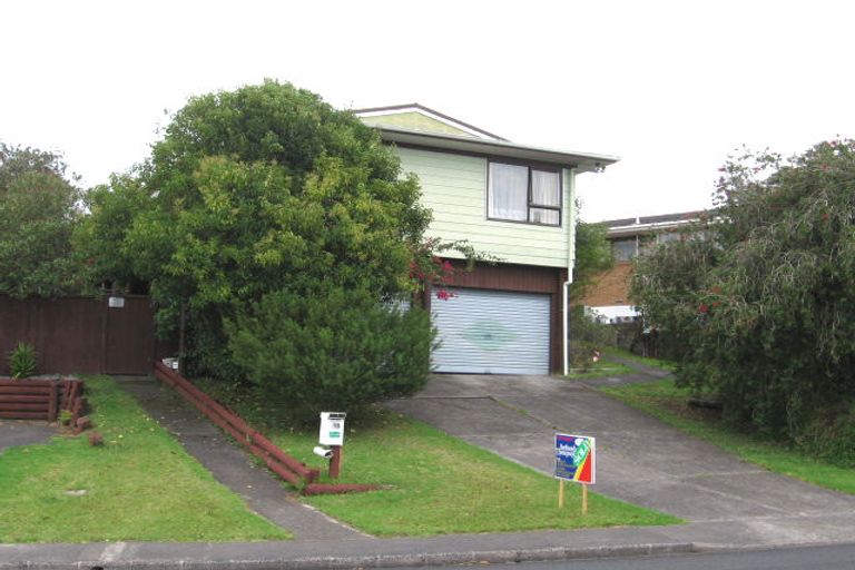 Photo of property in 15 Widmore Drive, Massey, Auckland, 0614
