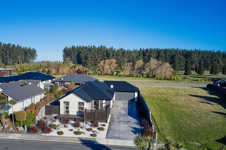 Photo of property in 7 Mcrae Gardens, Kaikoura Flat, Kaikoura, 7371