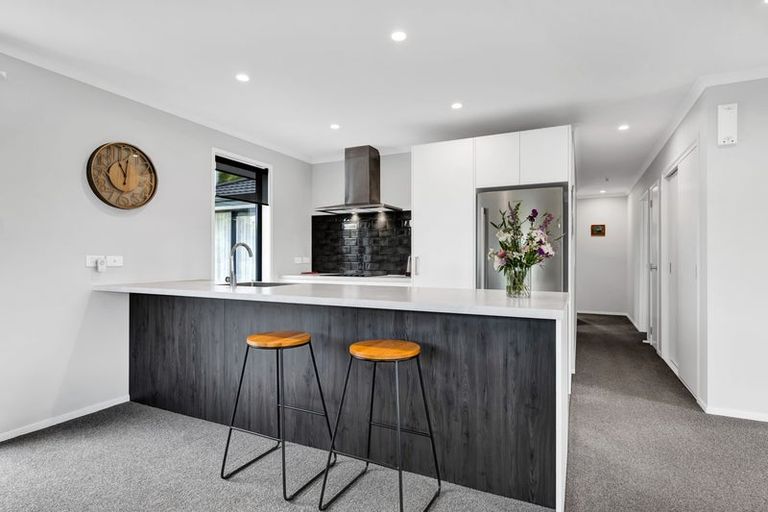 Photo of property in 34d Honeyfield Drive, Whalers Gate, New Plymouth, 4310