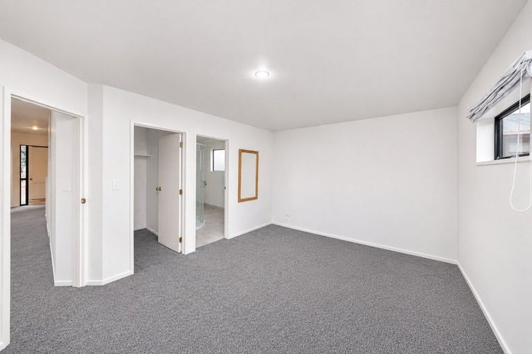 Photo of property in 32 Stewart Crescent, Hokowhitu, Palmerston North, 4410