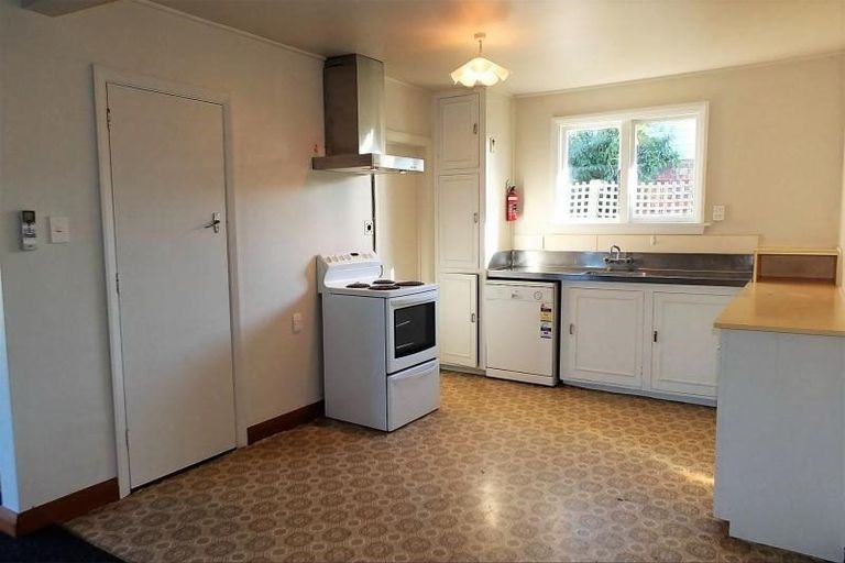 Photo of property in 32 Jennifer Street, Bryndwr, Christchurch, 8053