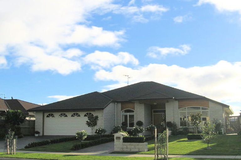 Photo of property in 194 Milne Drive, Paraparaumu, 5032