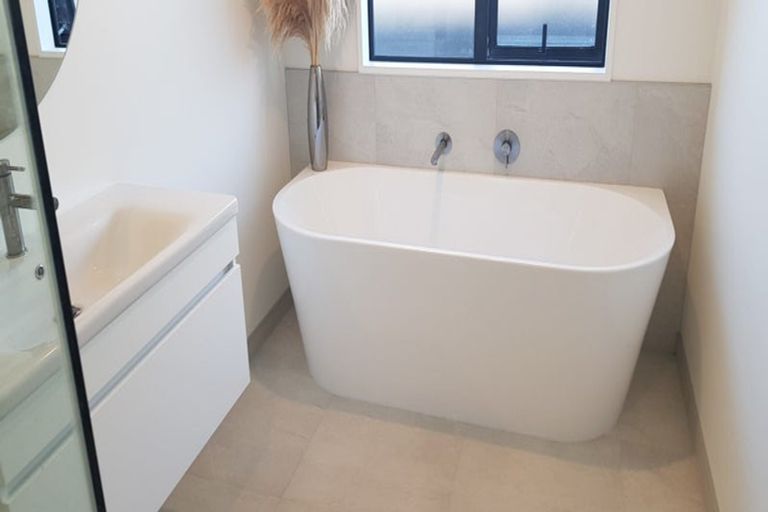 Photo of property in 12 Mccahon Drive, Rangiora, 7400