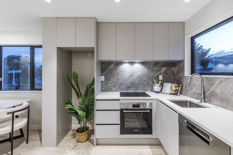 Photo of property in 10c Cranston Street, Torbay, Auckland, 0632