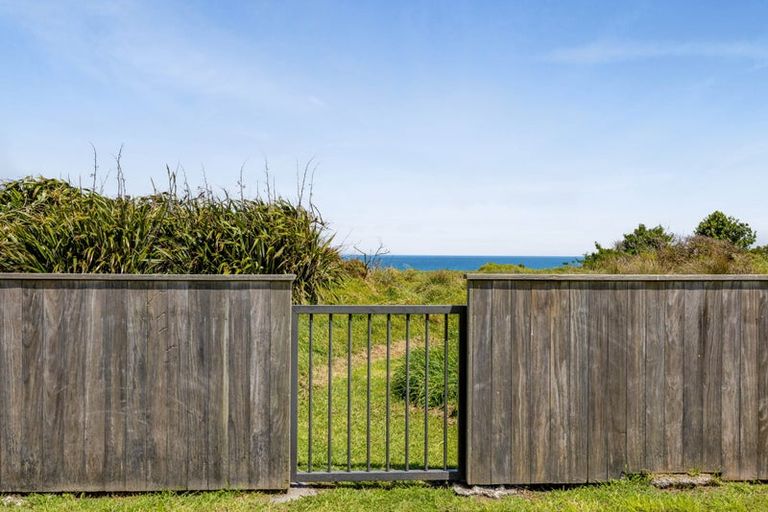 Photo of property in 284 Tai Road, Opunake, 4681