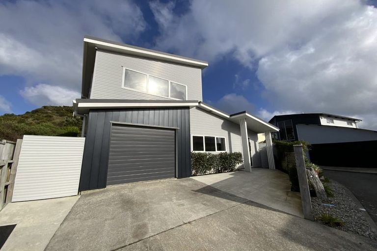 Photo of property in 9 Birkhall Grove, Strathmore Park, Wellington, 6022