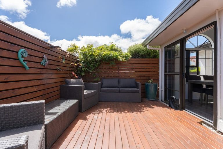 Photo of property in 15 Kentwood Drive, Woodridge, Wellington, 6037