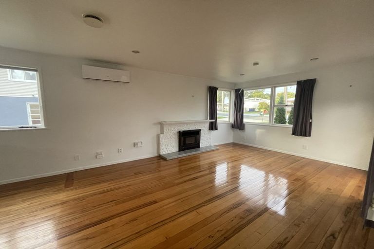 Photo of property in 35 Chorley Avenue, Massey, Auckland, 0614
