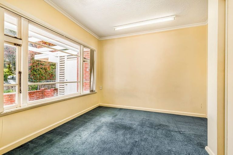 Photo of property in 213 Memorial Avenue, Burnside, Christchurch, 8053