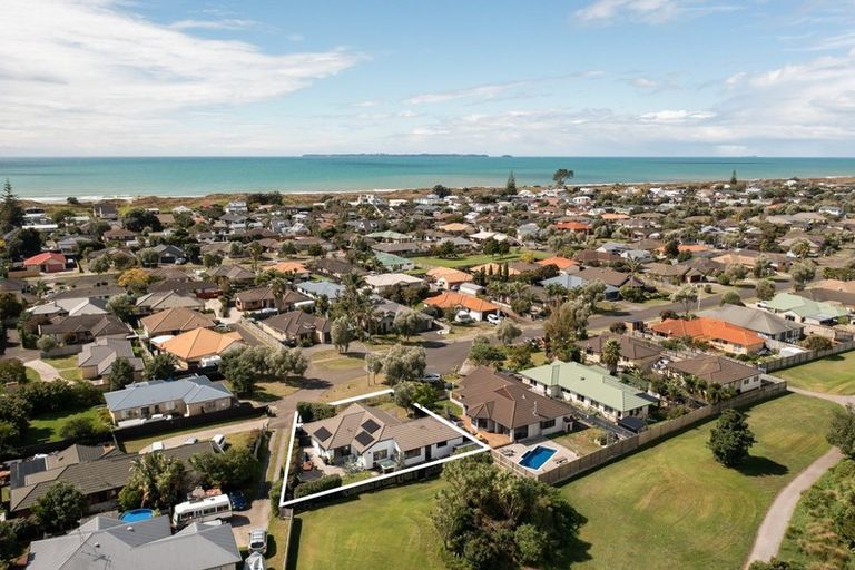 Photo of property in 75 Corinth Grove, Papamoa Beach, Papamoa, 3118