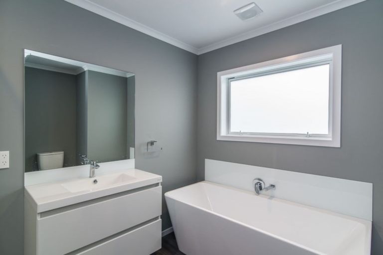 Photo of property in 22 Rarangi Way, Owhiro Bay, Wellington, 6023