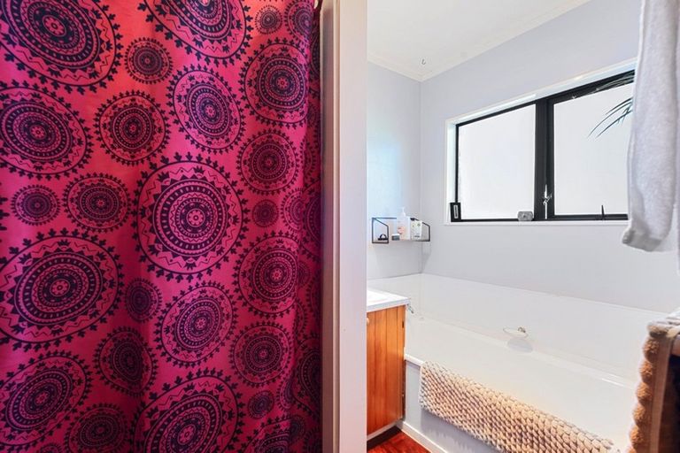 Photo of property in 1237 Papamoa Beach Road, Papamoa Beach, Papamoa, 3118