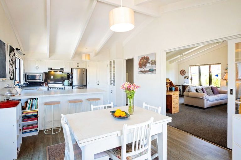 Photo of property in 53 Iona Road, Havelock North, 4130